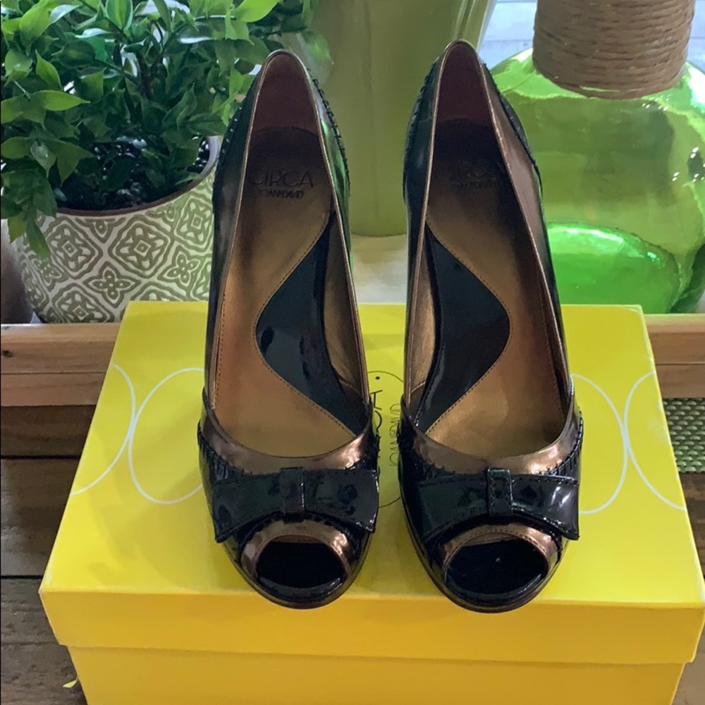 New in Box Joan and David Heels